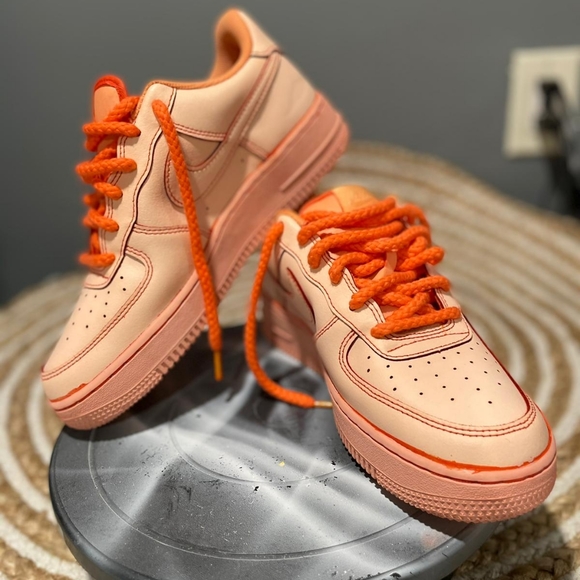 Air force 1 customs - Picture 1 of 3